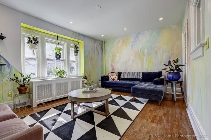 Artist’s Dream-Loft in Toronto w/ rooftop patio