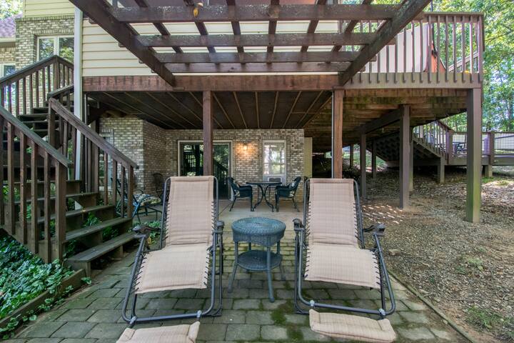 Asheville Mountain Home 5 BDRM Dog Frndly, Hot Tub gallery image 2