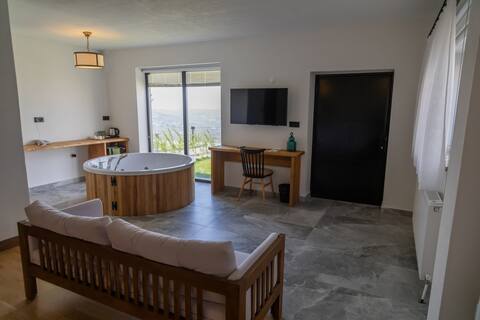 Marlo Ayvalık | Junior Garden Suite with Hot Tub