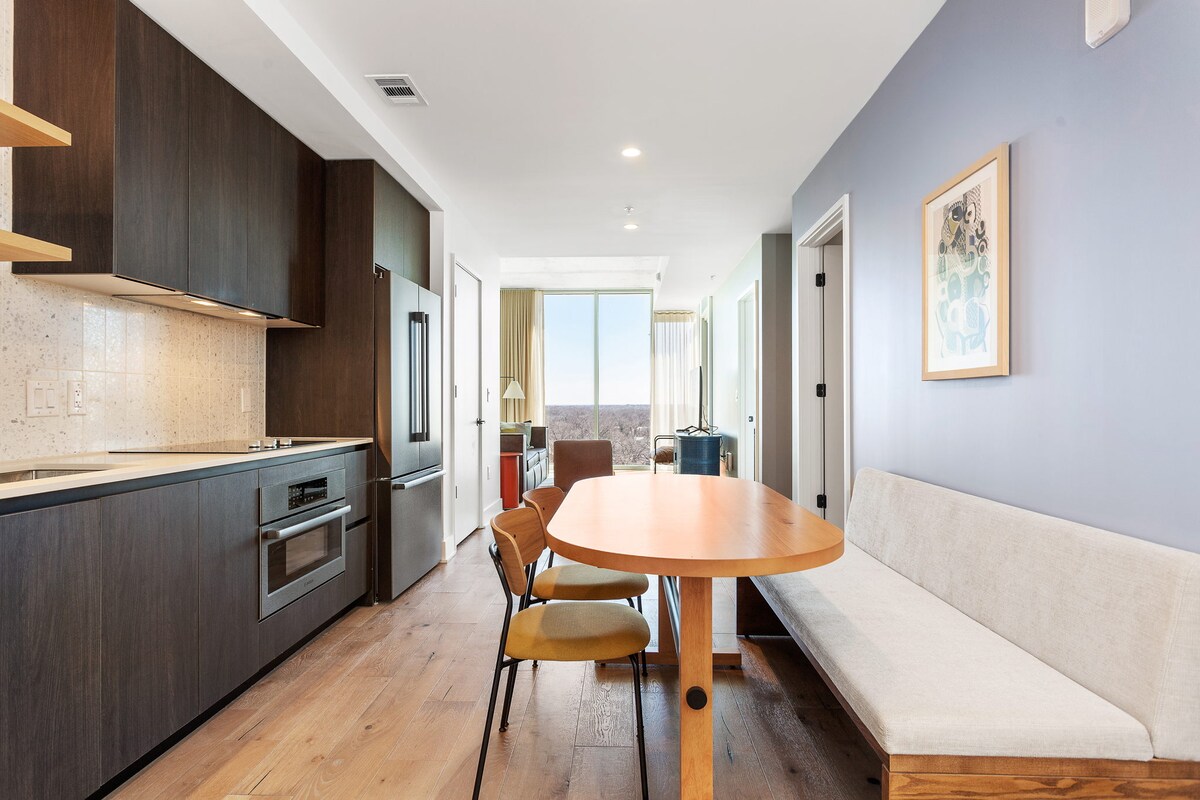 Upgraded Luxury Rainey Street Condo