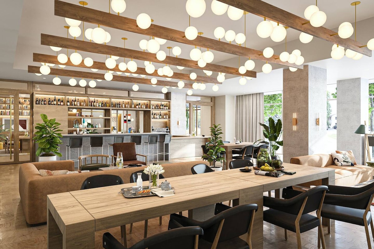 Upgraded Luxury Rainey Street Condo