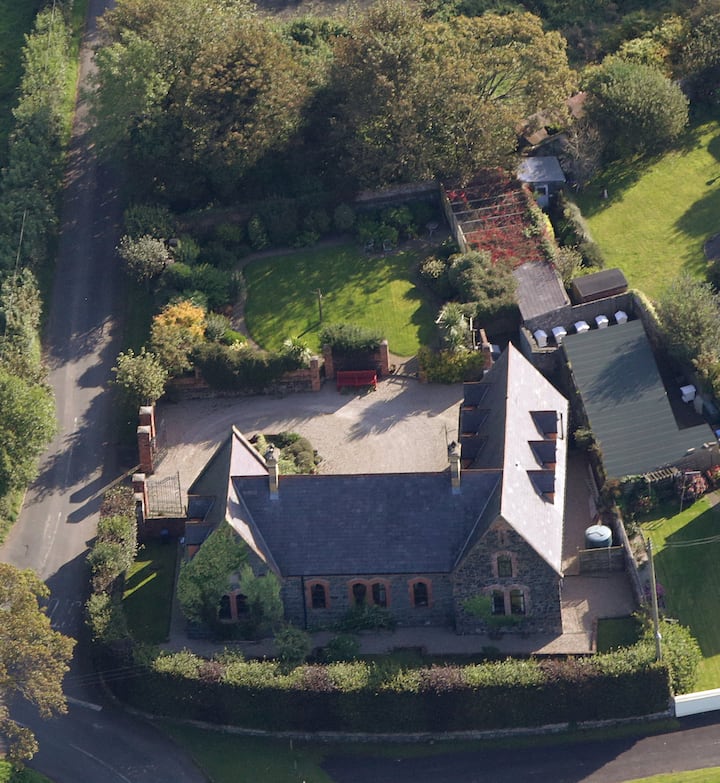 Ballylough Schoolhouse Houses for Rent in Castlecatt, Northern