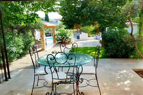 A villa in Provence, swimming pool and shaded garden