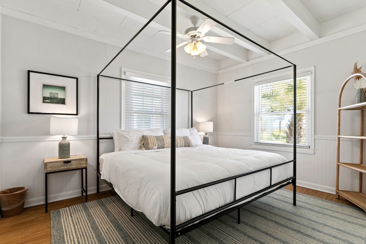 Ოთახი 1- საწოლი 193 × 203 სმ