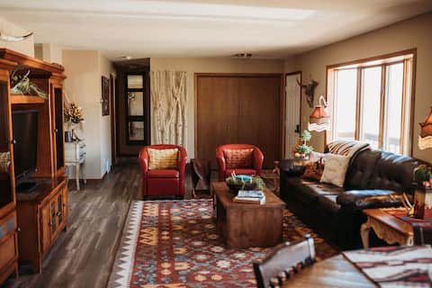 Cozy Medora home for family gatherings and fun!!
