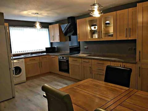Popular Airbnb listing: Private house location ideal for coast/city in Seaton Valley