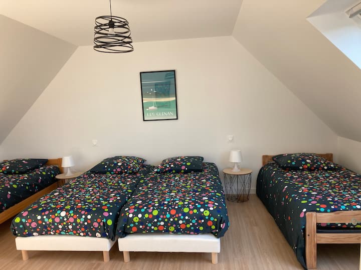 غرفة نوم 1
4 أسرّة 90 x 190