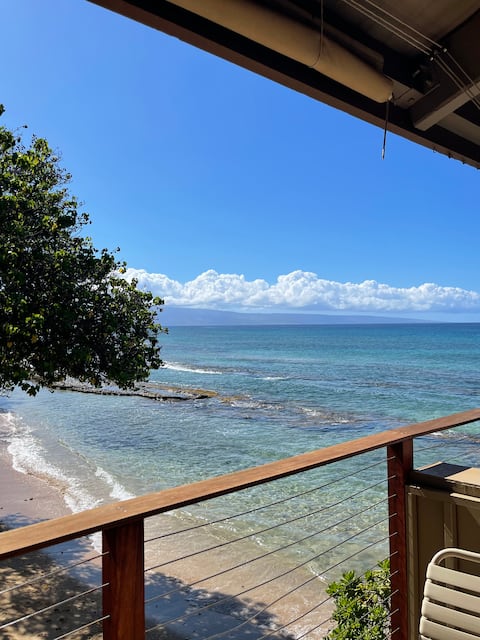 Top Airbnb: Breezy Oceanfront 1 bed + Loft with Amazing Views! in Napili Honokowai