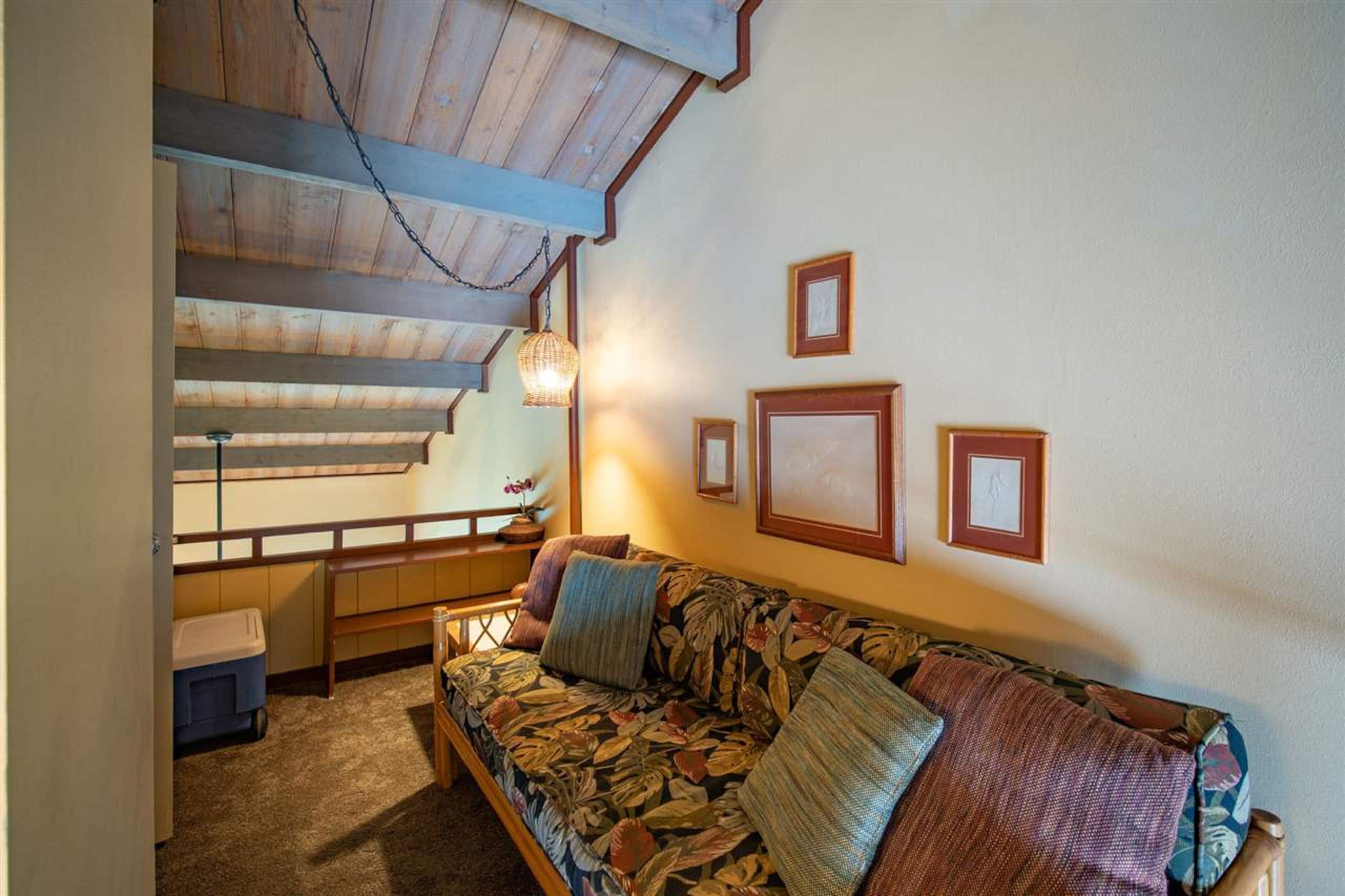 Condo in Lahaina · ★4.95 · 1 bedroom · 3 beds · 1 private bath - Image 6