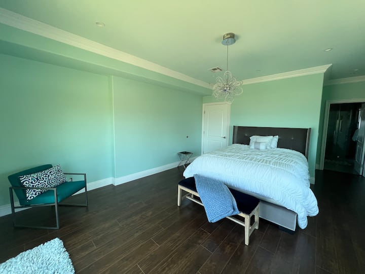 Segundo piso principal, cama de matrimonio. 