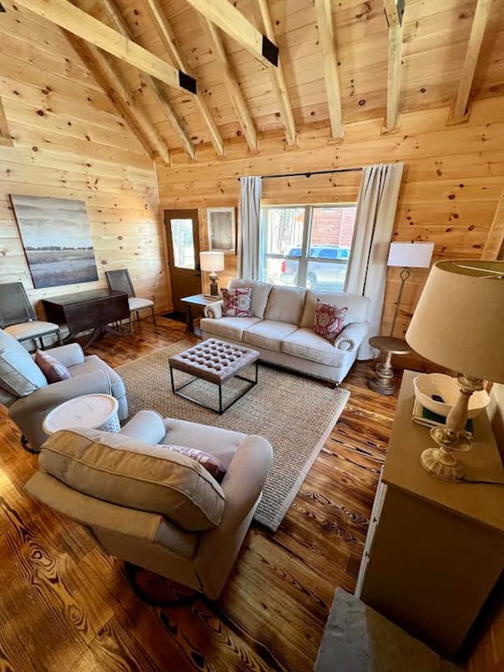Fancy's Find-cheerful Cabin With Indoor Fireplace - Mentone, AL