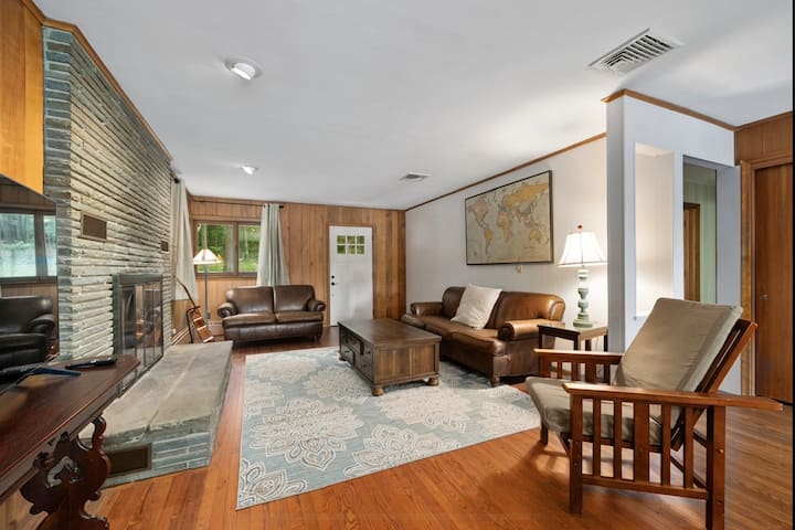 Large Lakefront Home Close To Skiing And Hiking. - Crater Lake, Layton