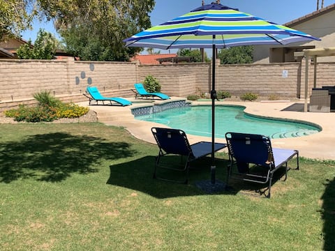 Desert Getaway with EV Charger, GYM & Workspace