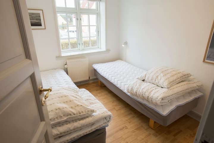 Dhomë me dy krevate tek