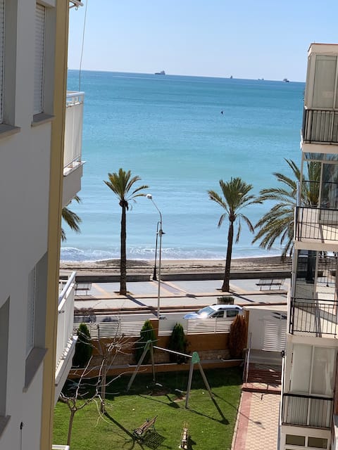 Ocean view front line apartment