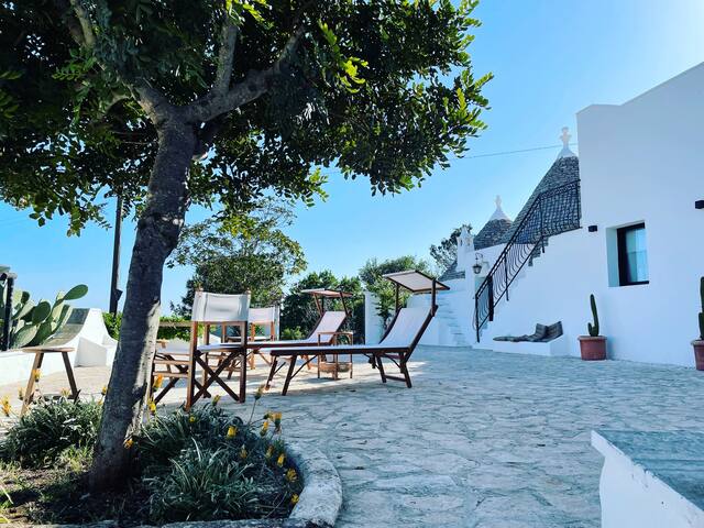 Trullo L’Oleandro, quiet luxury & hilltop views gallery image 5