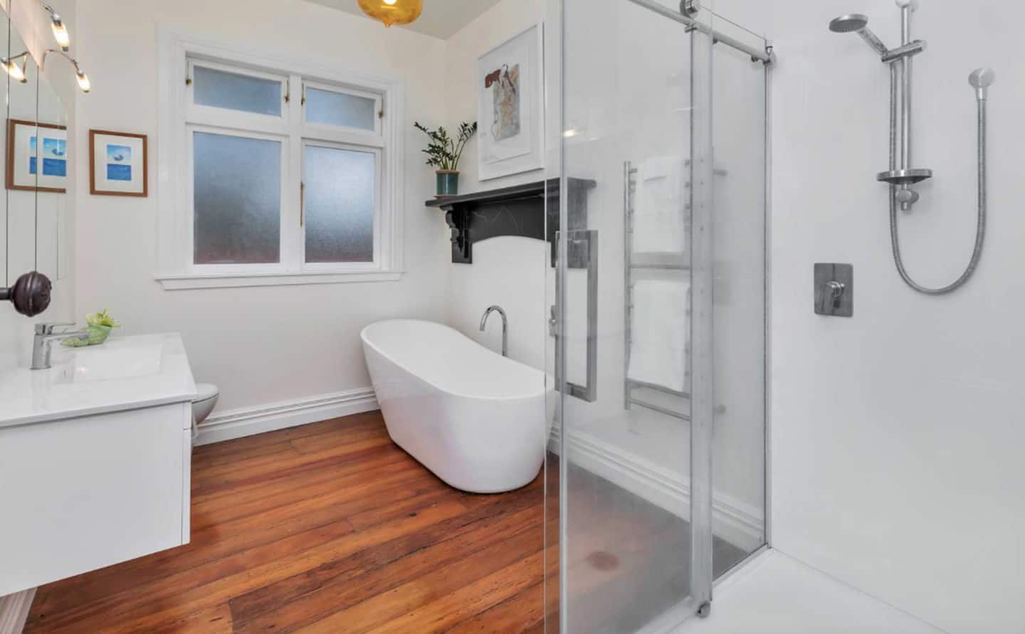 Beautiful Restored Villa With Off Street Parking. 5