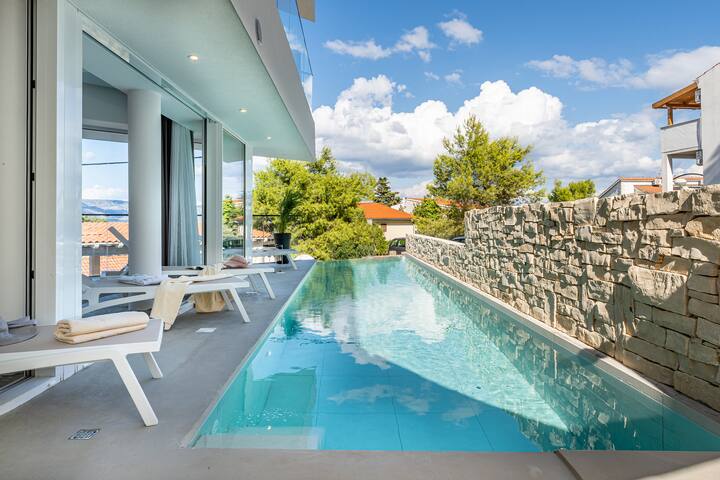 New! Luxury Villa Prestige With Two Pools - Stari Grad
