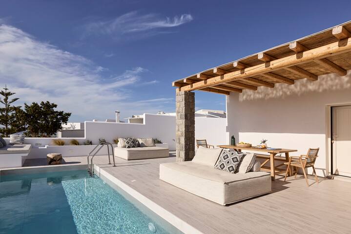 Villa Manikas Milos – Private Pool & Sea Views gallery image 2