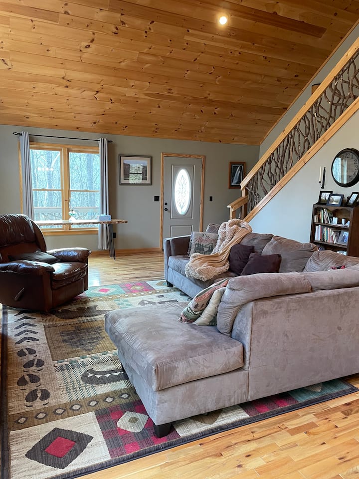 Cheerful Mountain Cottage With Hot Tub - Sylva, NC