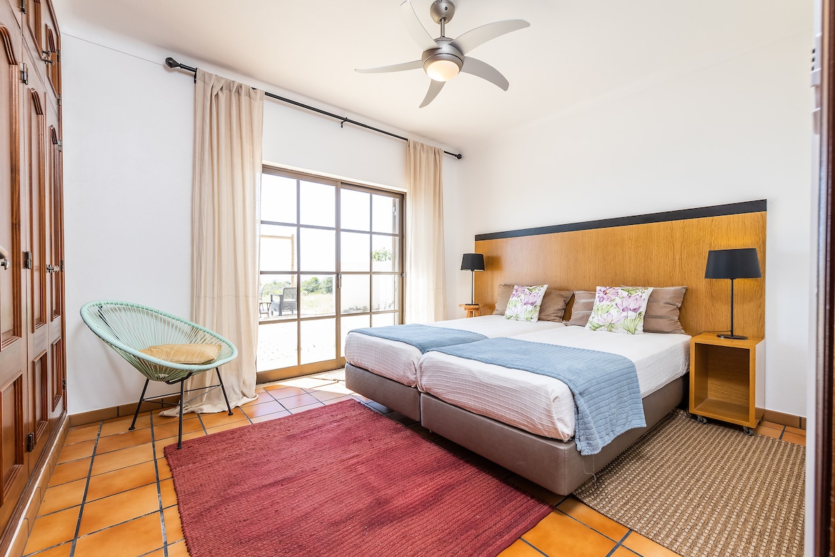 Соба 1 (долу)