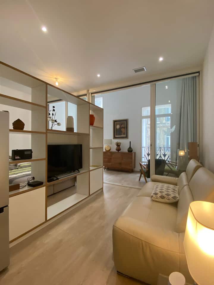 Beautiful apartment in La Joliette, Le Castel Apartments for Rent in