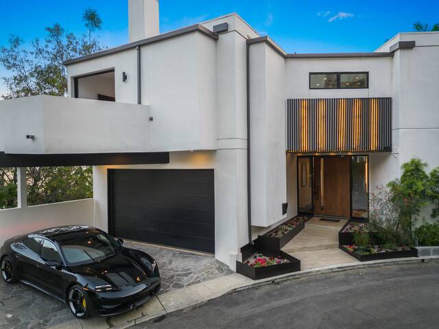 Sophisticated 3-Story Getaway with Pool gallery image 2