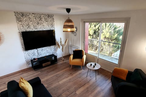 Comfortable ❤️ house beyond city limits ❤️