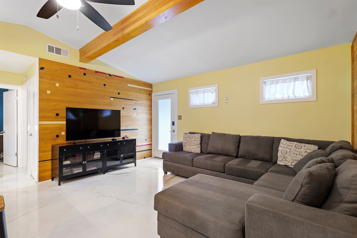 Austin ADVENTURE HOUSE+ Central near Downtown