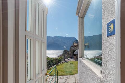 Casa Bambu - beautiful lake view and parking space