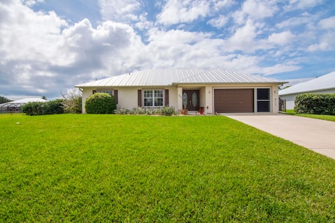 4/2 Home with Enclosed Heated Saltwater Pool