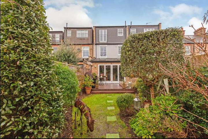 Spacious 3 bedroom house nr Wimbledon Tennis Club gallery image 5