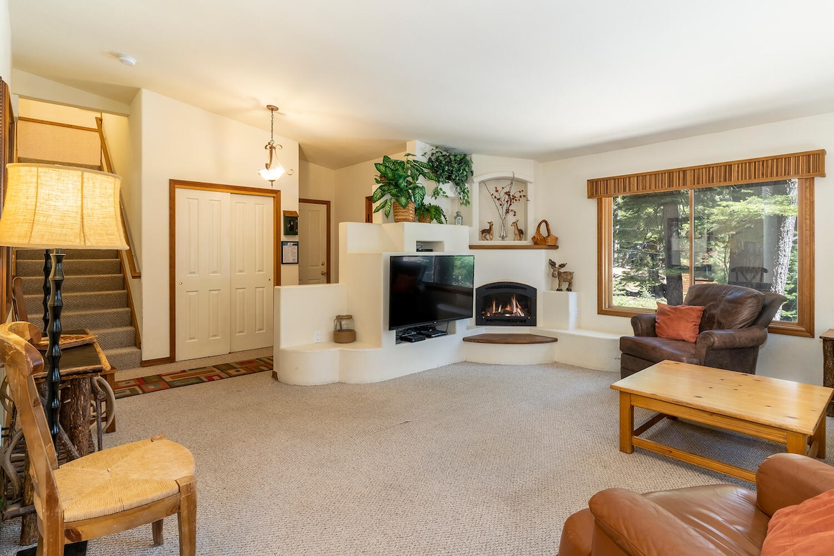 Sala de estar con chimenea