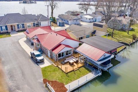 3-Bedroom Lakefront Home with Dock, Kayaks, & SUP!