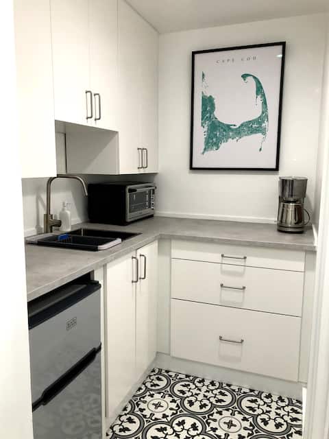Successful Airbnb property: Cozy redwood cottage by the bay in Alameda