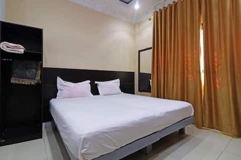 Affordable Standard Double Room at Utama Syariah