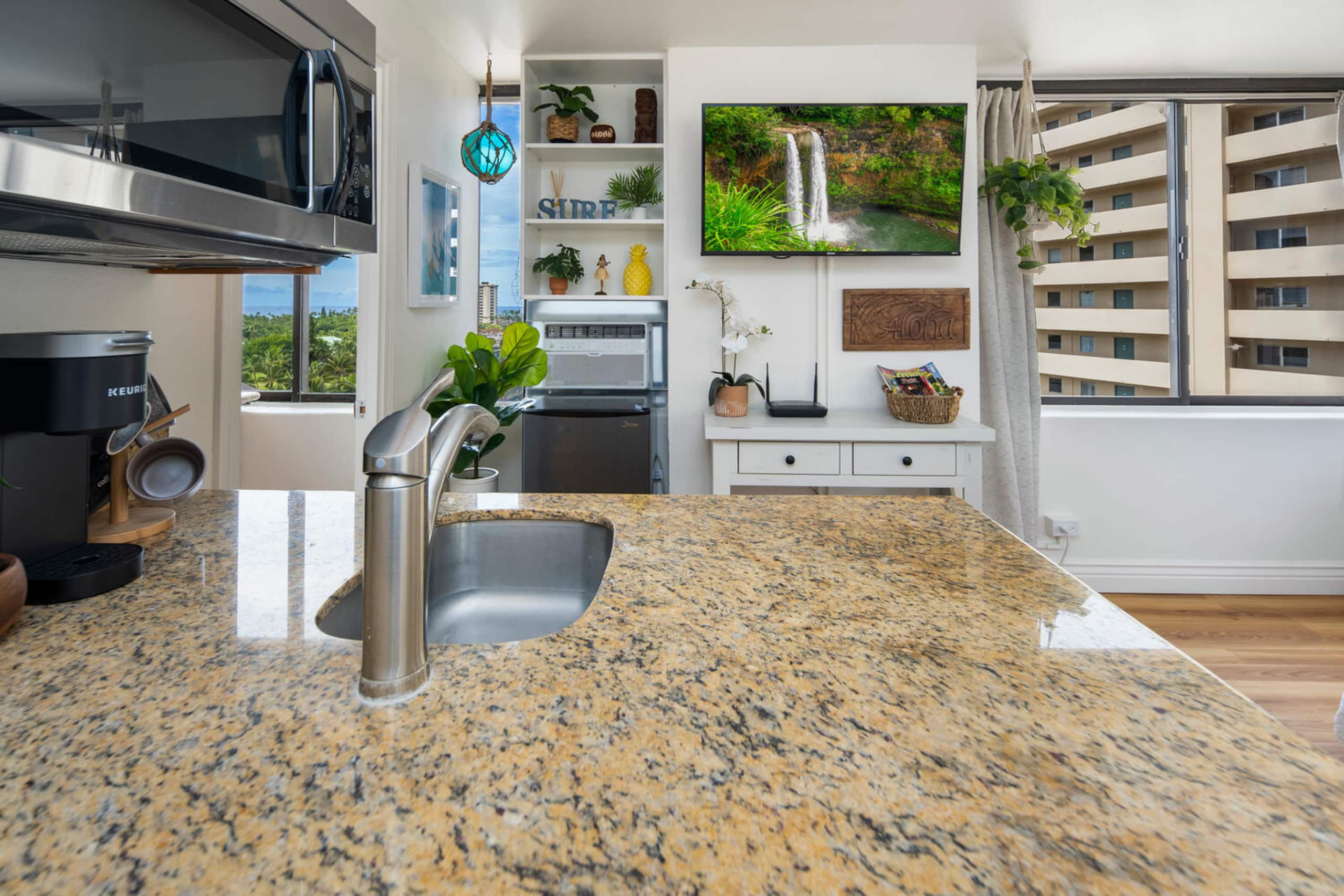 Condo in Honolulu · ★4.89 · 1 bedroom · 1 bed · 1 bath - Image 7