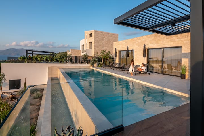 Villa Kallos, Sea view, Luxury, private pool, BBQ