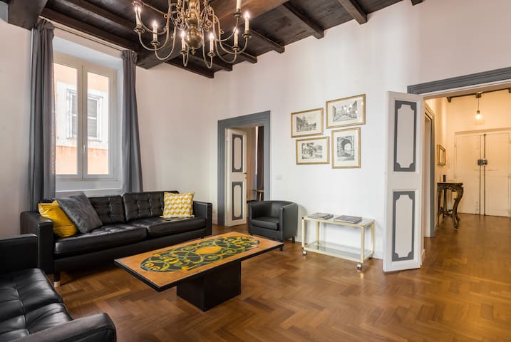 Croce Palace unit 4 – 3 Bedrooms / P.zza di Spagna