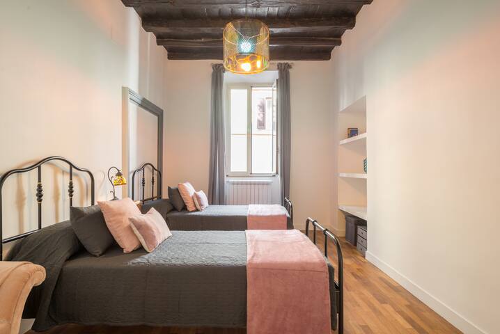 Croce Palace unit 4 – 3 Bedrooms / P.zza di Spagna gallery image 3