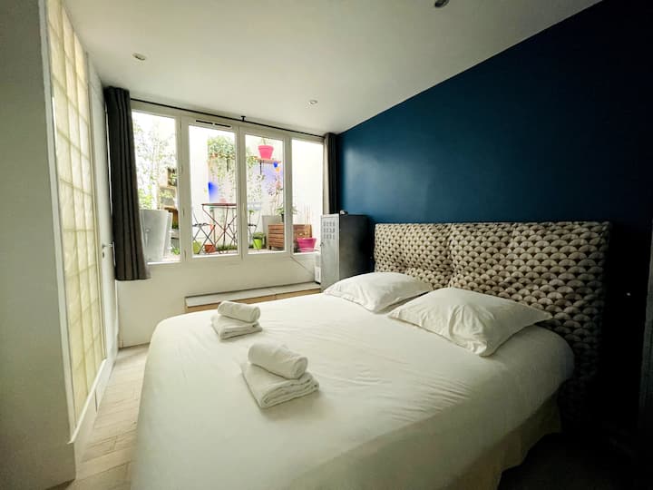 غرفة مع إمكانية الوصول إلى الشرفة