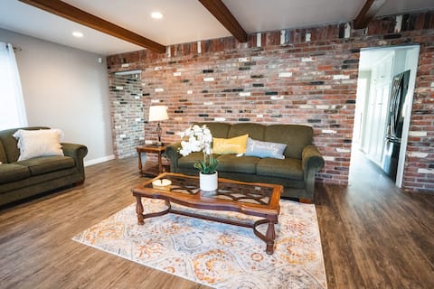 Popular Airbnb listing: Spacious Family Home in National City