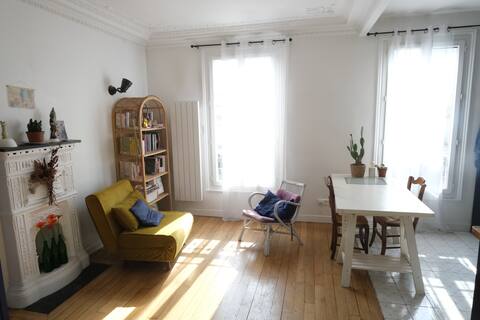 40 m2 apartment near the metro (line 11)