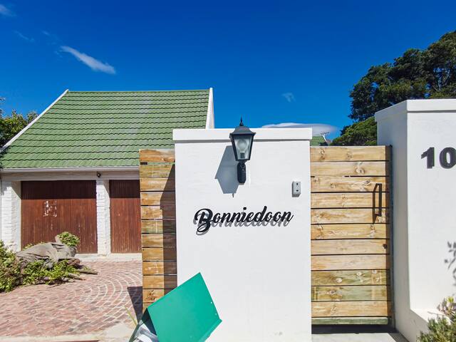 HoutBay Family Stay for 5 gallery image 5