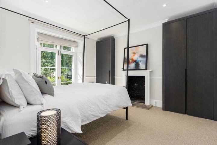 Grade II Listed Gem | Luxury Georgian Retreat gallery image 4