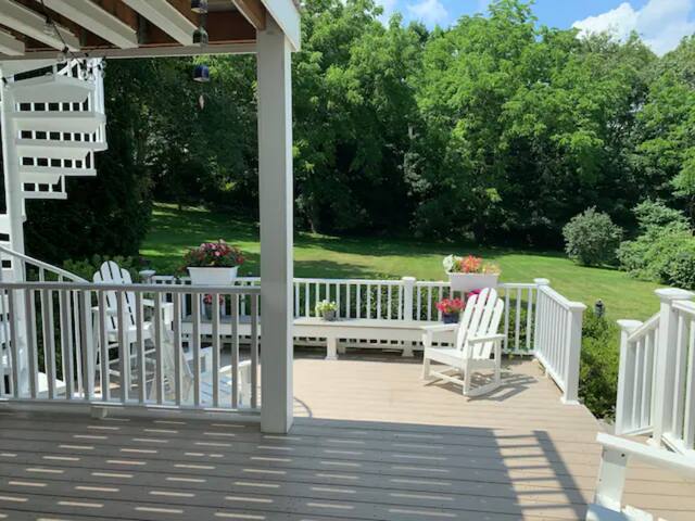 Beach House Getaway! gallery image 3