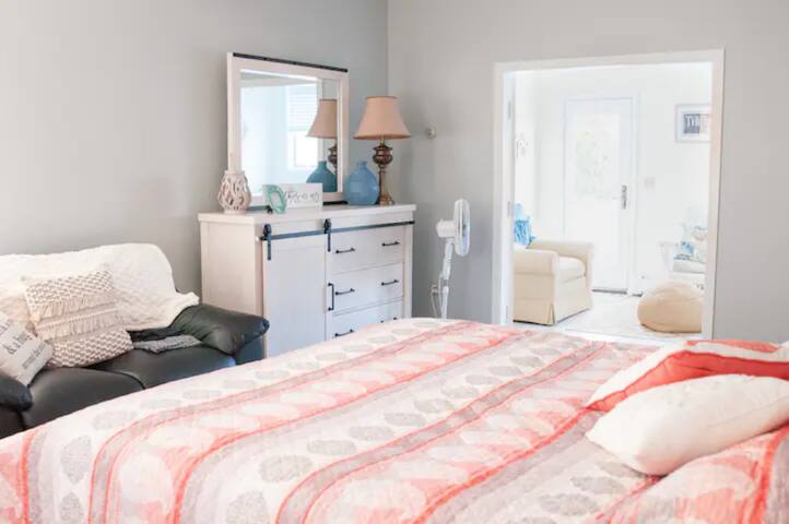 Beach House Getaway! gallery image 5