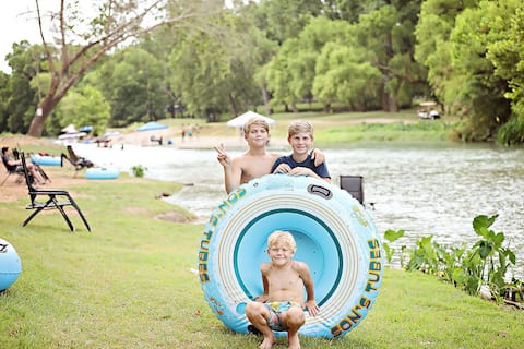 #37 Son's River Ranch - Glamping Cabin w/ 2 Q Beds