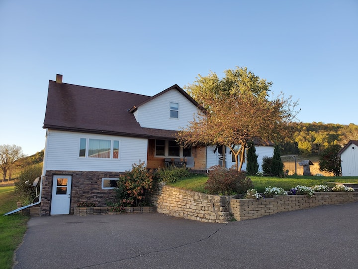 Charming 3 bedroom house on 60 acres. Farm stays for Rent in Fountain