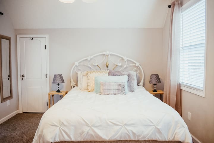 ห้องนอน #1 เตียงควีนไซส์